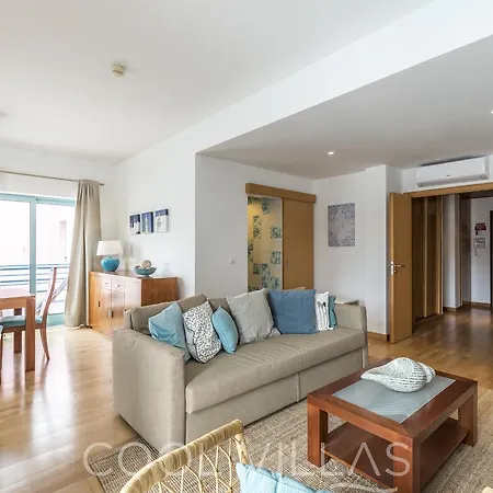 Marina Water View - 6 People, Bars & Restaurants Daire Albufeira