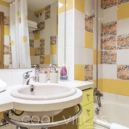 Διαμέρισμα Marina Water View - 6 People, Bars & Restaurants