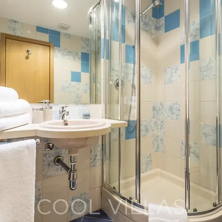 Apartment Marina Water View - 6 People, Bars & Restaurants Albufeira