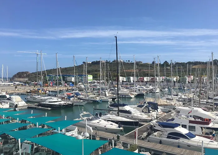 Marina Water View - 6 People, Bars & Restaurants 아파트 알부페이라