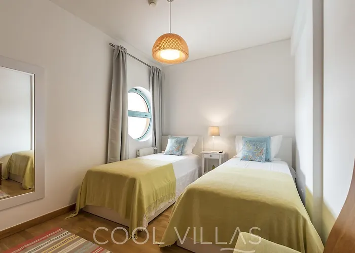 Marina Water View - 6 People, Bars & Restaurants Albufeira