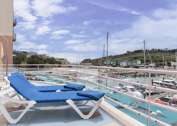 Marina Water View - 6 People, Bars & Restaurants 알부페이라