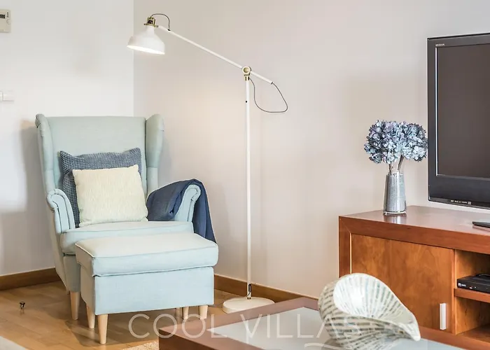 Marina Water View - 6 People, Bars & Restaurants