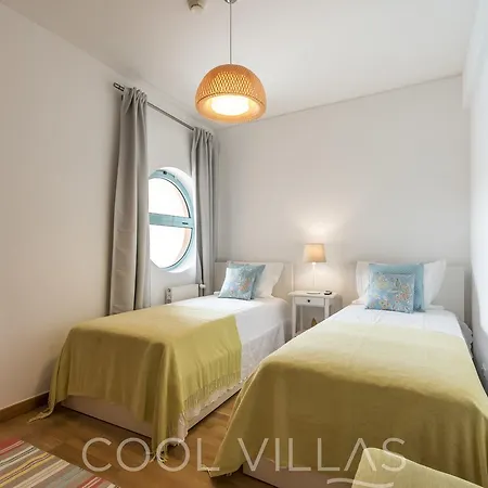 Marina Water View - 6 People, Bars & Restaurants Albufeira