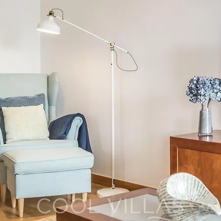 Marina Water View - 6 People, Bars & Restaurants